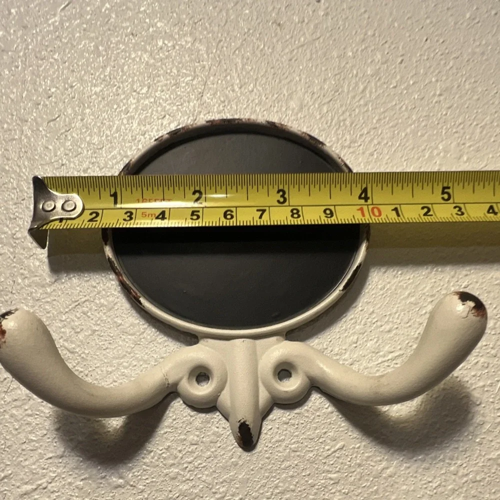 White Metal Decorative Wall-Mounted Traditional Double Hook w/ Round Backplate